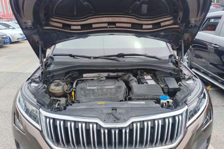 Used Skoda Kodiaq 2018 Facelifted TSI330 5-Seater Two-Wheel-Drive Comfort Edition Engine Bay