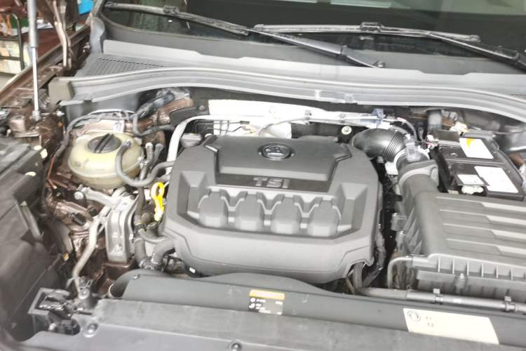 Used Skoda Kodiaq 2018 Facelifted TSI330 5-Seater Two-Wheel-Drive Luxury Edition Engine Bay