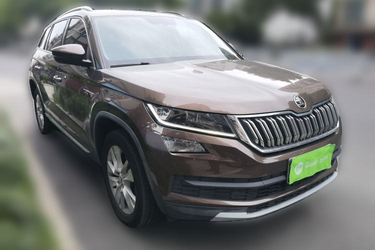 Used Skoda Kodiaq 2018 Facelifted TSI330 5-Seater Two-Wheel-Drive Luxury Enjoyment Edition Front Right 45 Deg