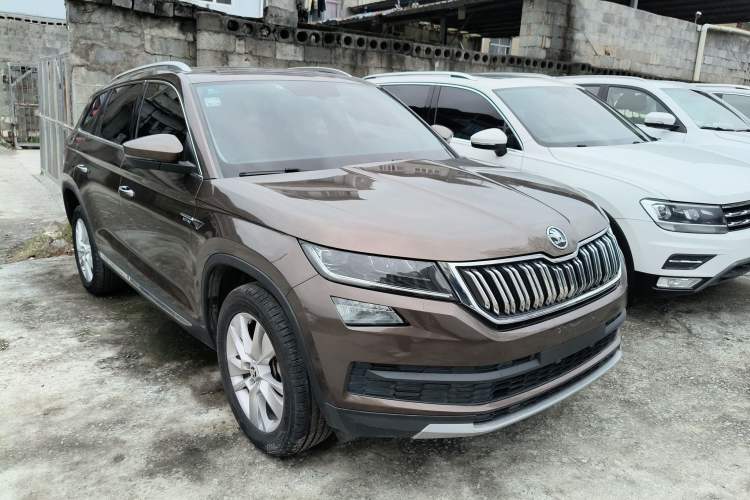 Used Skoda Kodiaq 2018 Facelifted TSI330 5-Seater Two-Wheel-Drive Luxury Enjoyment Edition Front Right 45 Deg