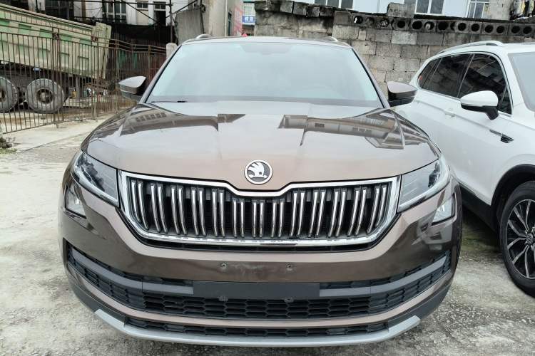 Used Skoda Kodiaq 2018 Facelifted TSI330 5-Seater Two-Wheel-Drive Luxury Enjoyment Edition Front
