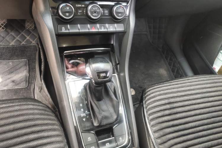 Used Skoda Kodiaq 2018 TSI330 7-Seater Two-Wheel-Drive Luxury Enjoyment Edition Gear Lever