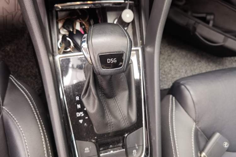 Used Skoda Kodiaq 2018 Facelifted TSI330 5-Seater Two-Wheel-Drive Luxury Enjoyment Edition Gear Lever