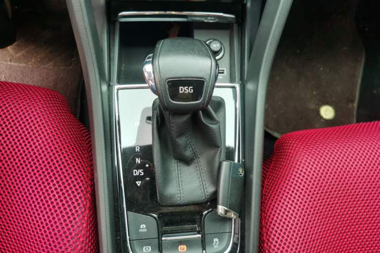 Used Skoda Kodiaq 2018 Restyled TSI330 7-Seater Two-Wheel Drive Luxury Enjoyment Edition Gear Lever