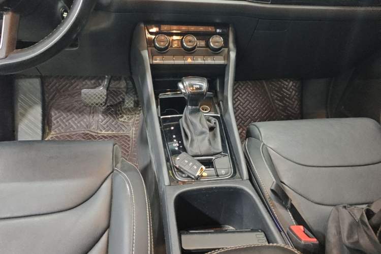 Used Skoda Kodiaq 2018 Facelifted TSI330 5-Seater Two-Wheel-Drive Luxury Enjoyment Edition Gear Lever