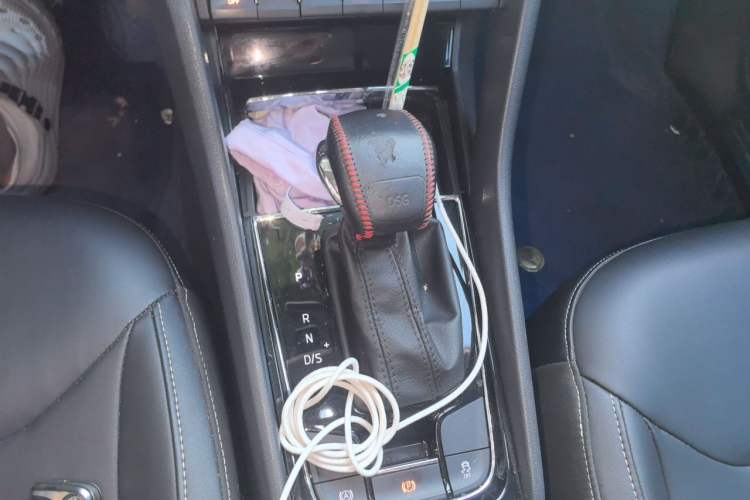 Used Skoda Kodiaq 2018 Facelifted TSI330 5-Seater Two-Wheel-Drive Comfort Edition Gear Lever