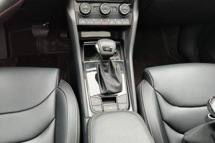 Used Skoda Kodiaq 2018 Facelifted TSI330 5-Seater Two-Wheel-Drive Luxury Enjoyment Edition Gear Lever