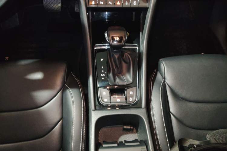 Used Skoda Kodiaq 2018 TSI380 7-Seater Four-Wheel-Drive Flagship Edition Gear Lever