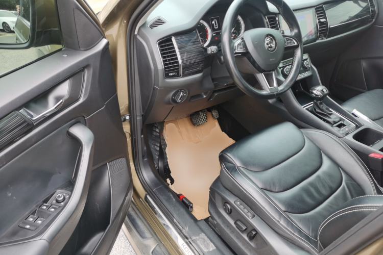 Used Skoda Kodiaq 2018 Facelifted TSI330 5-Seater Two-Wheel-Drive Luxury Enjoyment Edition Interior 3