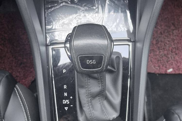 Used Skoda Kodiaq 2018 Restyled TSI330 7-Seater Two-Wheel Drive Luxury Enjoyment Edition Interior 4