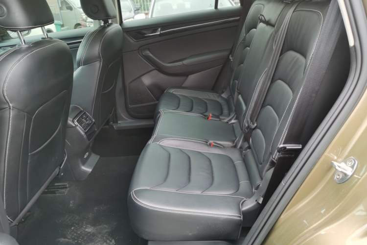 Used Skoda Kodiaq 2018 Facelifted TSI330 5-Seater Two-Wheel-Drive Luxury Enjoyment Edition Interior 4