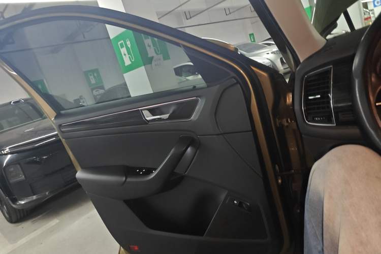 Used Skoda Kodiaq 2018 TSI380 7-Seater Four-Wheel-Drive Flagship Edition Interior 7
