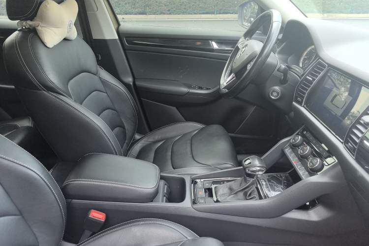 Used Skoda Kodiaq 2018 Restyled TSI330 7-Seater Two-Wheel Drive Luxury Enjoyment Edition Interior 9