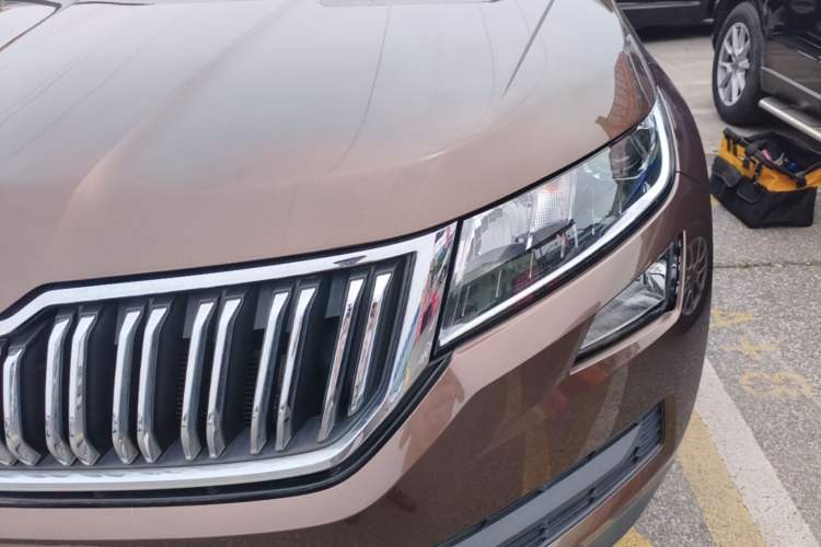 Used Skoda Kodiaq 2018 Facelifted TSI330 5-Seater Two-Wheel-Drive Comfort Edition Left Front Headlight