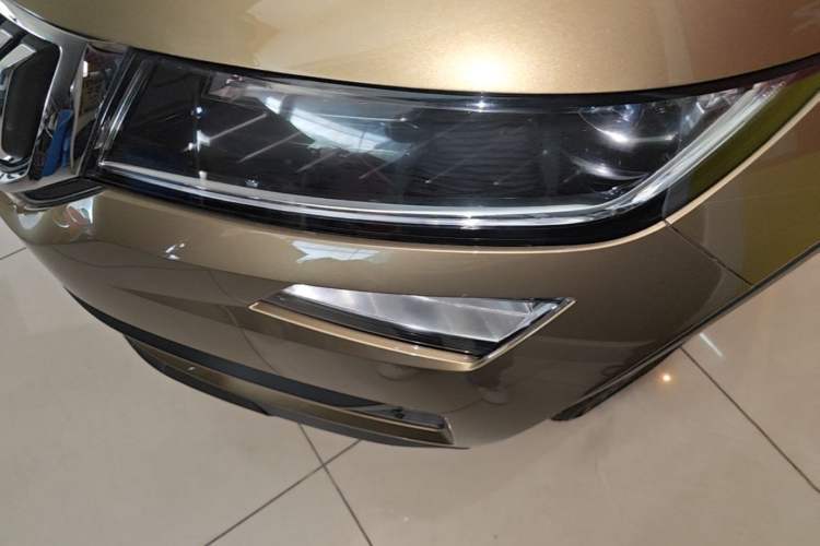 Used Skoda Kodiaq 2018 Facelifted TSI330 5-Seater Two-Wheel-Drive Luxury Enjoyment Edition Left Front Headlight