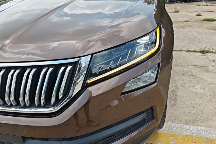 Used Skoda Kodiaq 2018 Restyled TSI330 7-Seater Two-Wheel Drive Luxury Enjoyment Edition Left Front Headlight