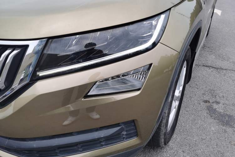 Used Skoda Kodiaq 2018 Facelifted TSI330 5-Seater Two-Wheel-Drive Luxury Enjoyment Edition Left Front Headlight