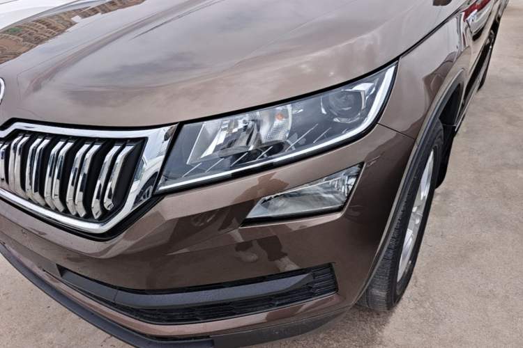 Used Skoda Kodiaq 2018 Facelifted TSI330 5-Seater Two-Wheel-Drive Comfort Edition Left Front Headlight