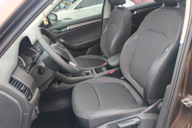 Used Skoda Kodiaq 2018 Facelifted TSI330 5-Seater Two-Wheel-Drive Comfort Edition Left Front Seat