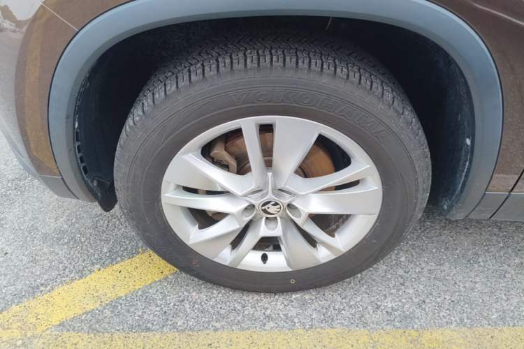 Used Skoda Kodiaq 2018 Facelifted TSI330 5-Seater Two-Wheel-Drive Comfort Edition Left Front Wheel Hub