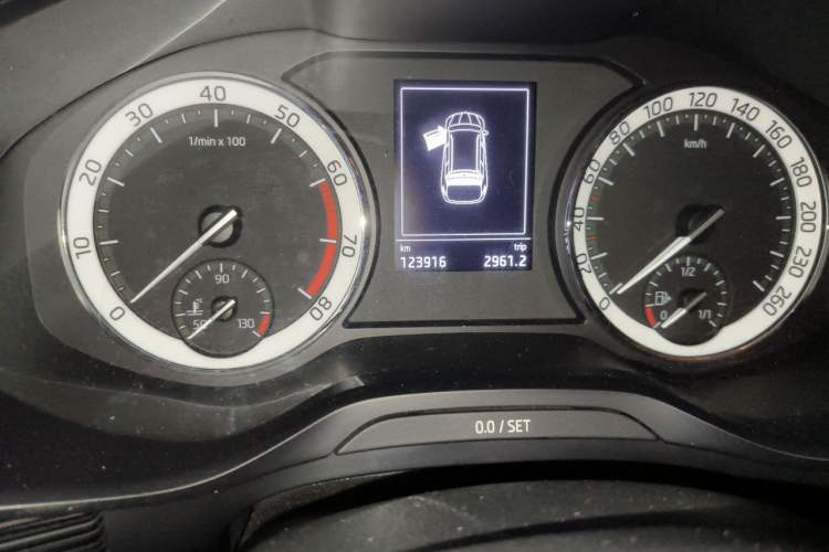 Used Skoda Kodiaq 2018 Facelifted TSI330 5-Seater Two-Wheel-Drive Luxury Enjoyment Edition Odometer Close Up