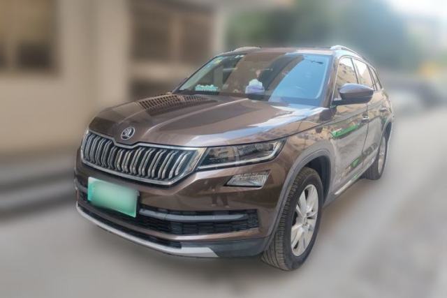 Ojetý Skoda Kodiaq 2018 TSI330 7-Seater Two-Wheel-Drive Luxury Enjoyment Edition