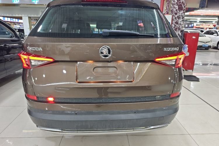 Used Skoda Kodiaq 2018 Facelifted TSI330 5-Seater Two-Wheel-Drive Luxury Enjoyment Edition Rear