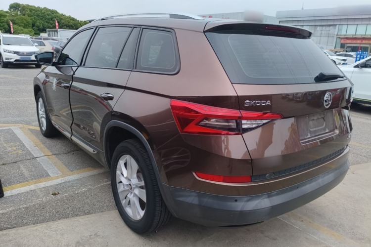 Used Skoda Kodiaq 2018 Facelifted TSI330 5-Seater Two-Wheel-Drive Comfort Edition Rear Left 45 Deg