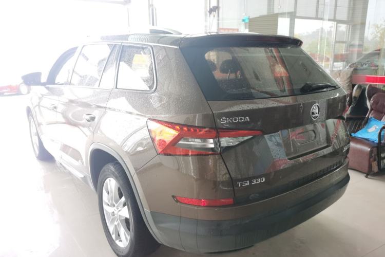 Used Skoda Kodiaq 2018 Facelifted TSI330 5-Seater Two-Wheel-Drive Luxury Edition Rear Left 45 Deg