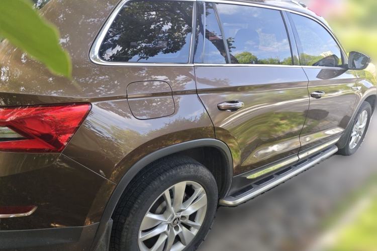 Used Skoda Kodiaq 2018 Facelifted TSI330 5-Seater Two-Wheel-Drive Luxury Enjoyment Edition Rear Right 45 Deg