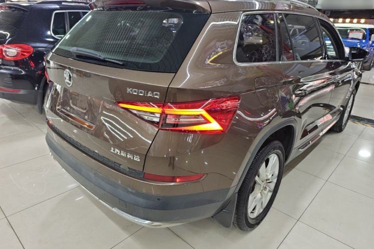 Used Skoda Kodiaq 2018 Facelifted TSI330 5-Seater Two-Wheel-Drive Luxury Enjoyment Edition Rear Right 45 Deg