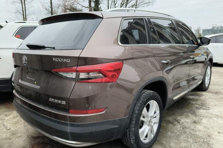 Used Skoda Kodiaq 2018 Facelifted TSI330 5-Seater Two-Wheel-Drive Luxury Enjoyment Edition Rear Right 45 Deg