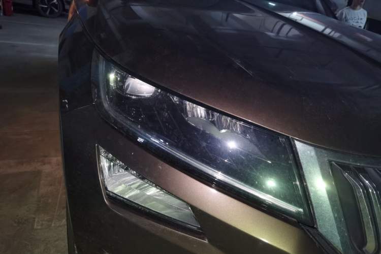 Used Skoda Kodiaq 2018 Facelifted TSI330 5-Seater Two-Wheel-Drive Luxury Enjoyment Edition Right Front Headlight