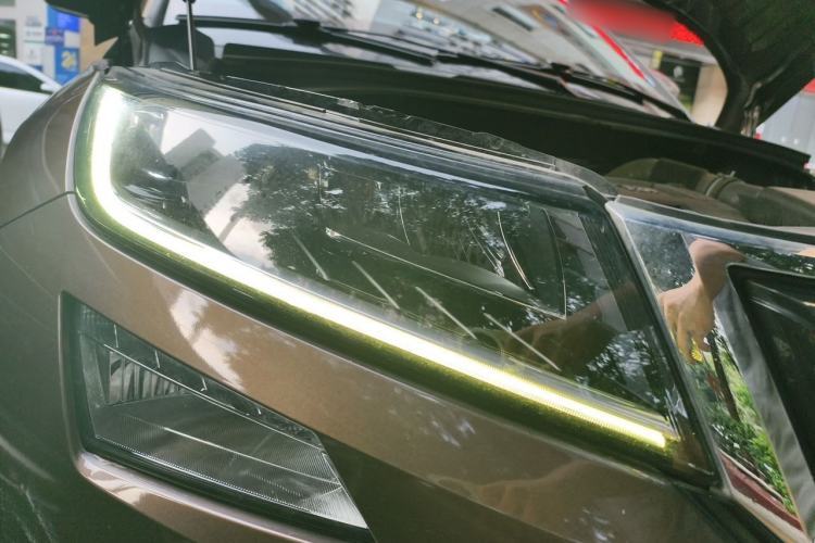 Used Skoda Kodiaq 2018 TSI380 7-Seater Four-Wheel-Drive Flagship Edition Right Front Headlight