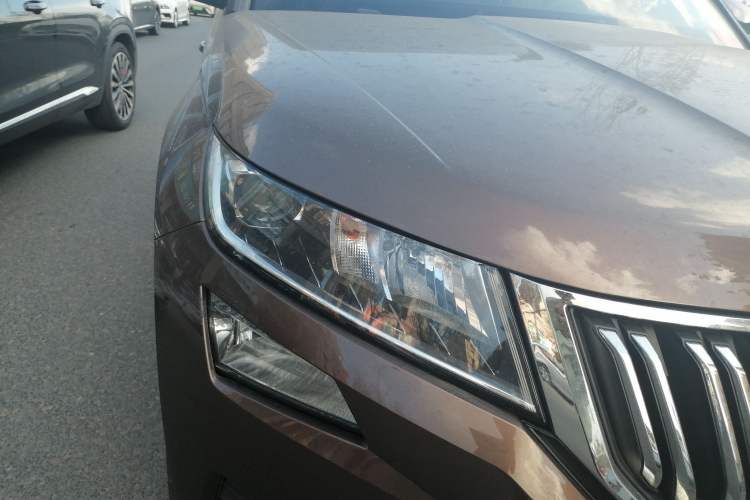 Used Skoda Kodiaq 2018 Facelifted TSI330 5-Seater Two-Wheel-Drive Comfort Edition Right Front Headlight