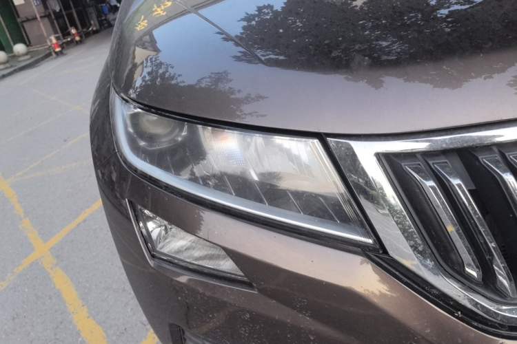 Used Skoda Kodiaq 2018 Facelifted TSI330 5-Seater Two-Wheel-Drive Comfort Edition Right Front Headlight