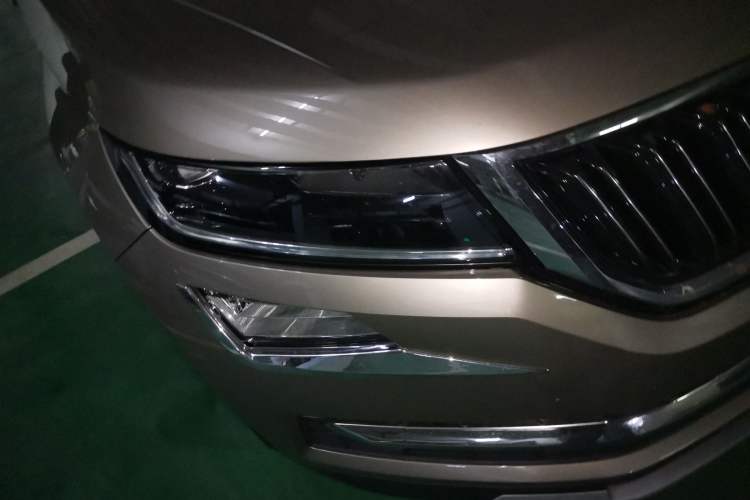 Used Skoda Kodiaq 2018 TSI380 7-Seater Four-Wheel-Drive Flagship Edition Right Front Headlight