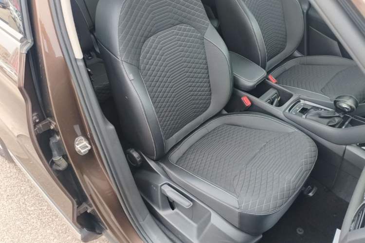 Used Skoda Kodiaq 2018 Facelifted TSI330 5-Seater Two-Wheel-Drive Comfort Edition Right Front Seat