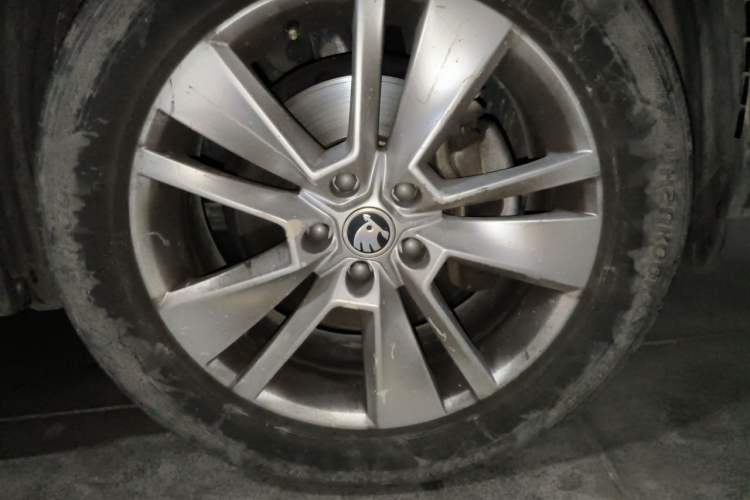 Used Skoda Kodiaq 2018 Facelifted TSI330 5-Seater Two-Wheel-Drive Luxury Enjoyment Edition Right Front Wheel Hub