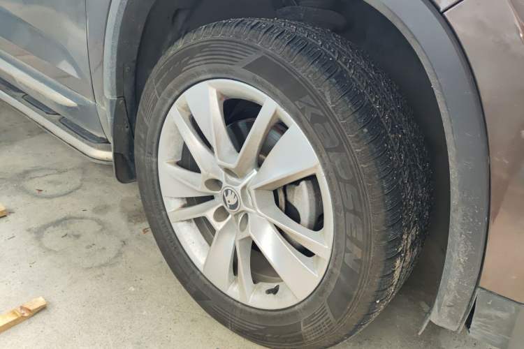 Used Skoda Kodiaq 2018 TSI330 5-Seater Two-Wheel-Drive Luxury Enjoyment Edition Right Front Wheel Hub