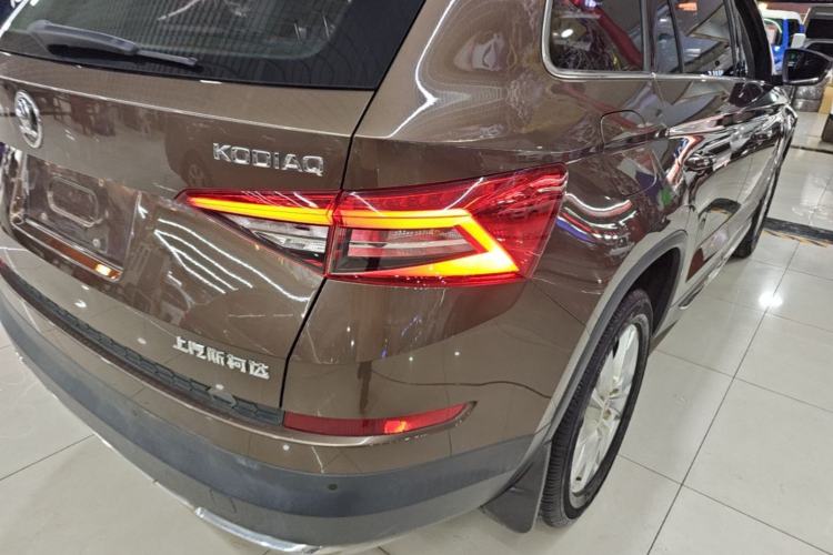 Used Skoda Kodiaq 2018 Facelifted TSI330 5-Seater Two-Wheel-Drive Luxury Enjoyment Edition Right Rear Taillight