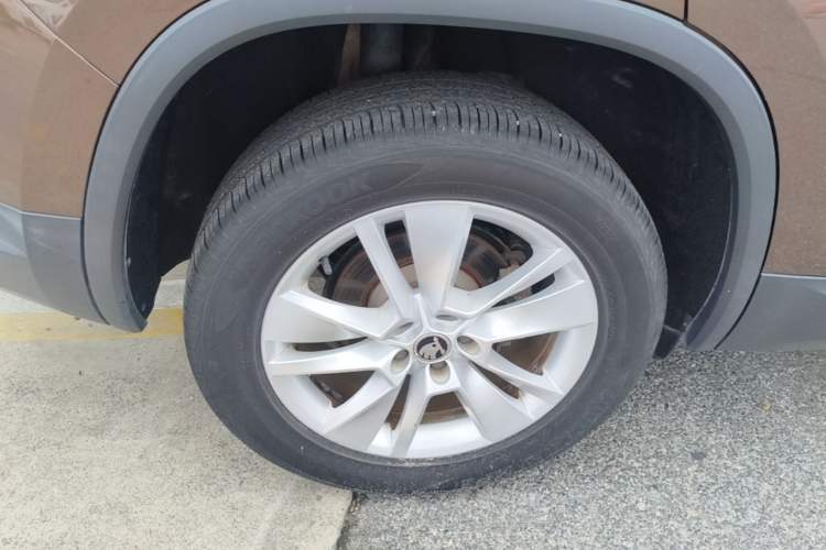 Used Skoda Kodiaq 2018 Facelifted TSI330 5-Seater Two-Wheel-Drive Comfort Edition Right Rear Wheel Hub