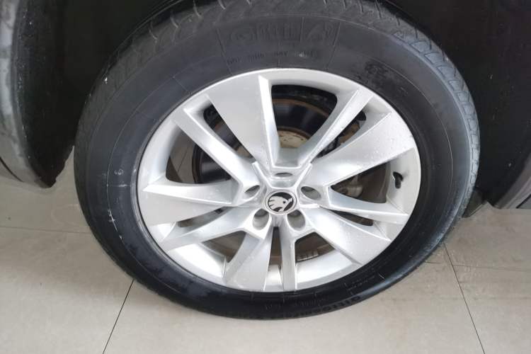 Used Skoda Kodiaq 2018 Facelifted TSI330 5-Seater Two-Wheel-Drive Luxury Edition Right Rear Wheel Hub