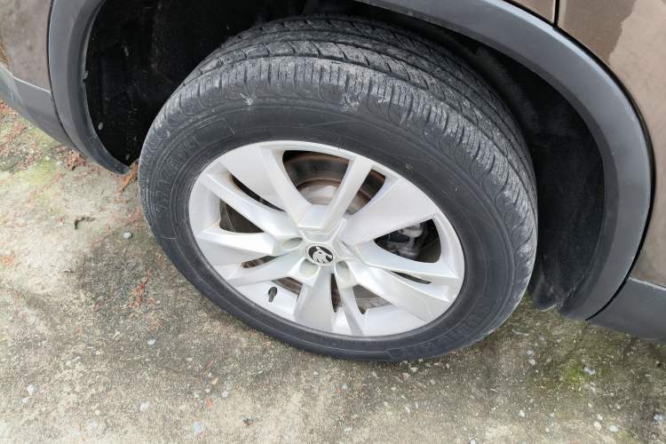 Used Skoda Kodiaq 2018 Facelifted TSI330 5-Seater Two-Wheel-Drive Luxury Enjoyment Edition Right Rear Wheel Hub