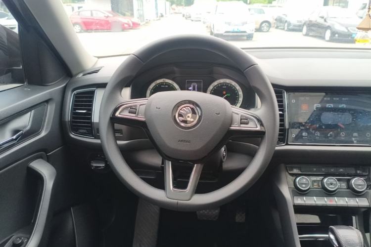 Used Skoda Kodiaq 2018 Facelifted TSI330 5-Seater Two-Wheel-Drive Comfort Edition Steering Wheel