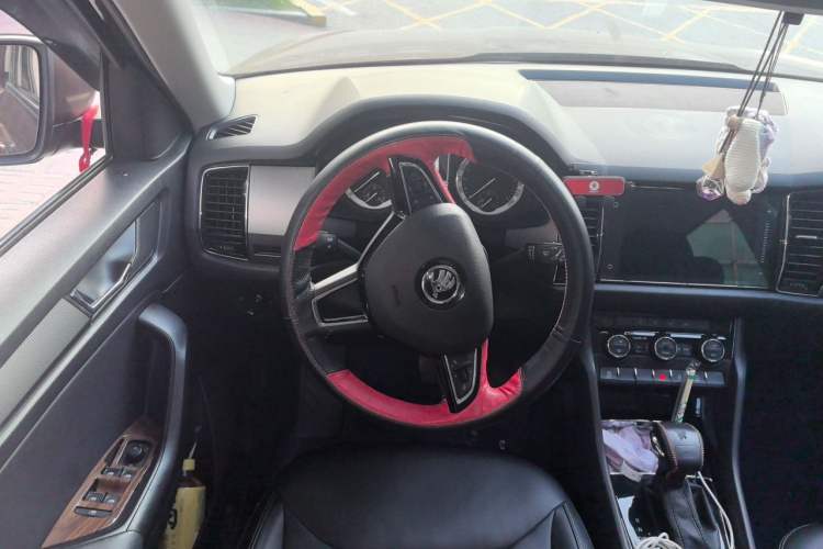 Used Skoda Kodiaq 2018 Facelifted TSI330 5-Seater Two-Wheel-Drive Comfort Edition Steering Wheel