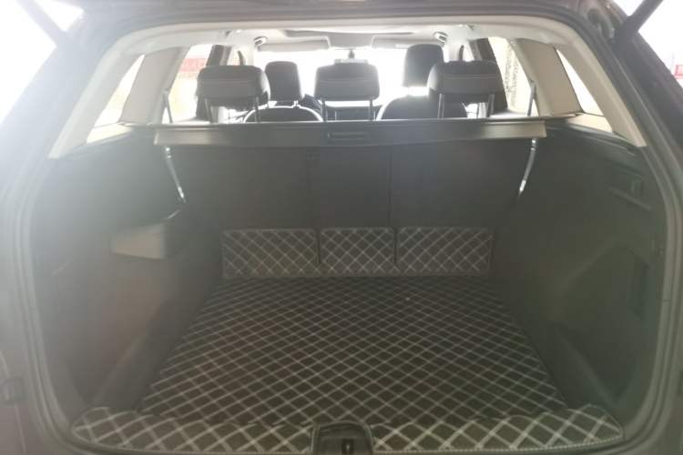 Used Skoda Kodiaq 2018 Facelifted TSI330 5-Seater Two-Wheel-Drive Luxury Edition Trunk