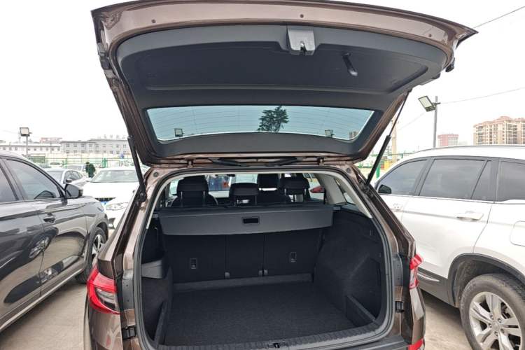 Used Skoda Kodiaq 2018 Facelifted TSI330 5-Seater Two-Wheel-Drive Comfort Edition Trunk