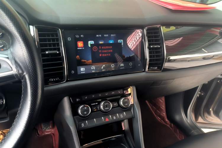 Used Skoda Kodiaq 2018 Restyled TSI330 7-Seater Two-Wheel Drive Luxury Enjoyment Edition Audio And AC Panel