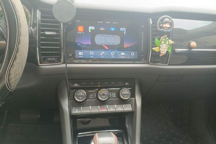 Used Skoda Kodiaq 2018 TSI330 7-Seater Two-Wheel-Drive Luxury Enjoyment Edition Audio And AC Panel